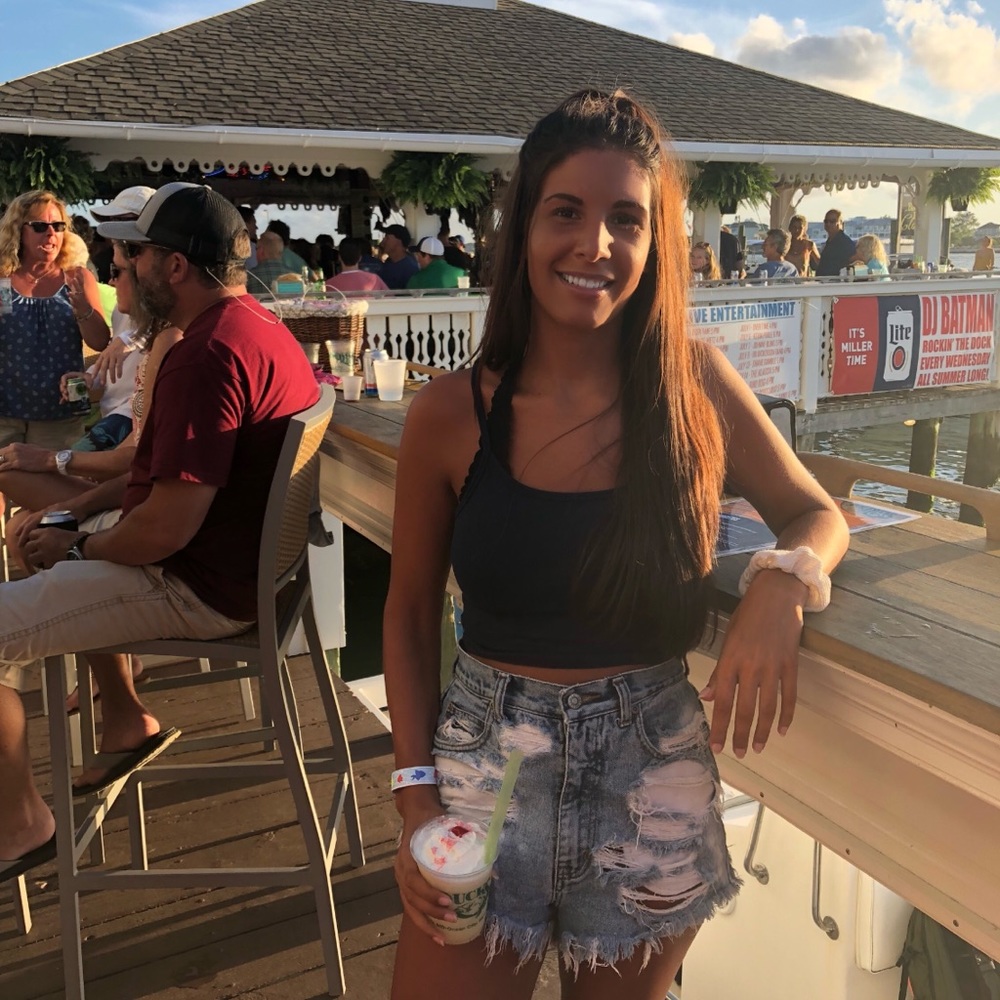 Meet your Posher, Melissa